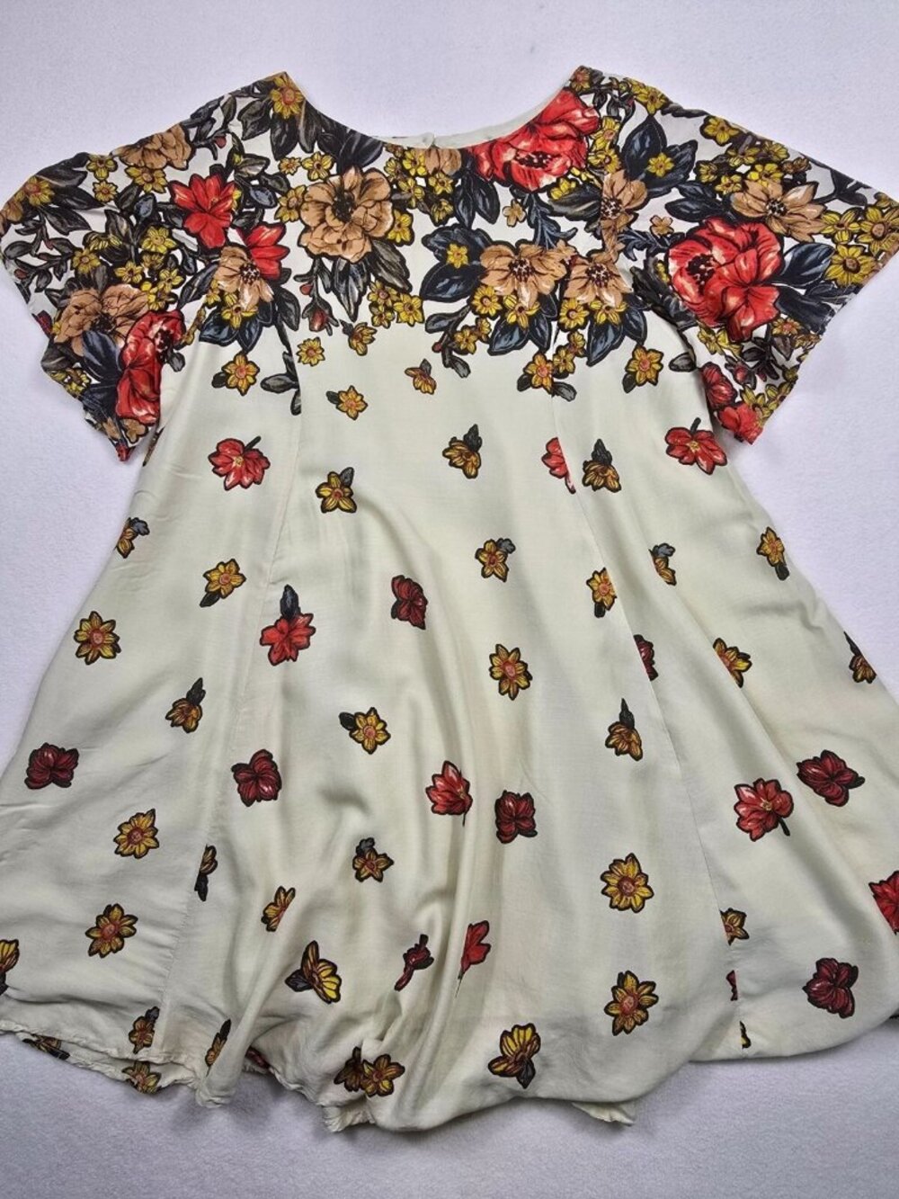 Kimchi Blue Floral Print Swing Dress Keyhole Open Back Boho Medium Cottage Core